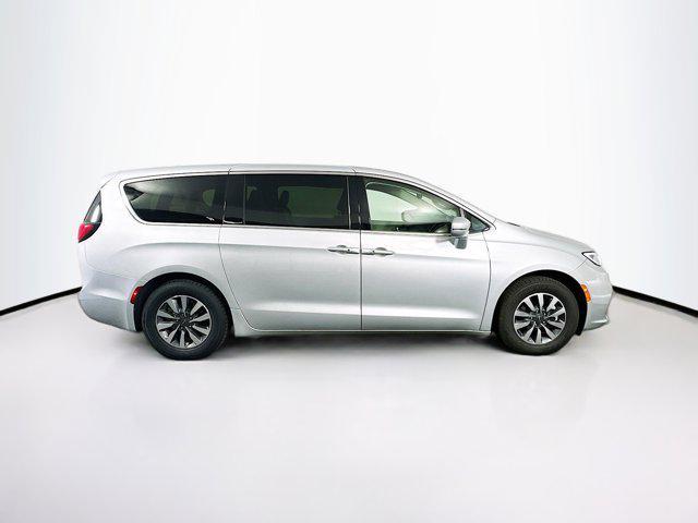 used 2022 Chrysler Pacifica Hybrid car, priced at $24,989