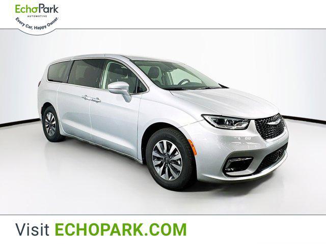 used 2022 Chrysler Pacifica Hybrid car, priced at $24,989