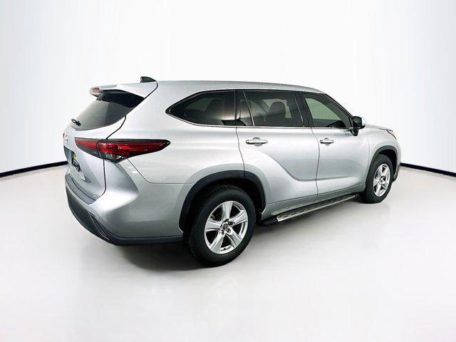 used 2022 Toyota Highlander car, priced at $28,489