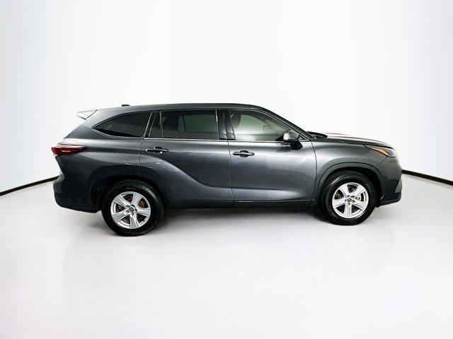 used 2022 Toyota Highlander car, priced at $27,109