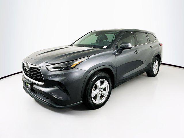 used 2022 Toyota Highlander car, priced at $27,109