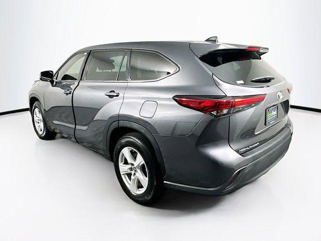 used 2022 Toyota Highlander car, priced at $27,109