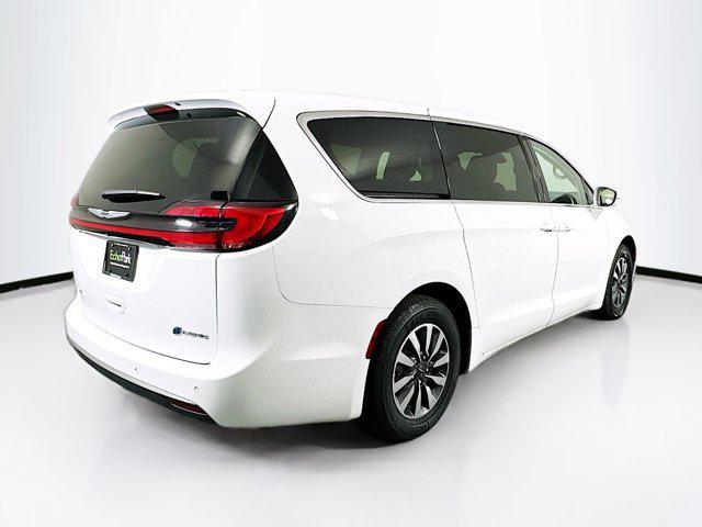 used 2022 Chrysler Pacifica Hybrid car, priced at $24,989