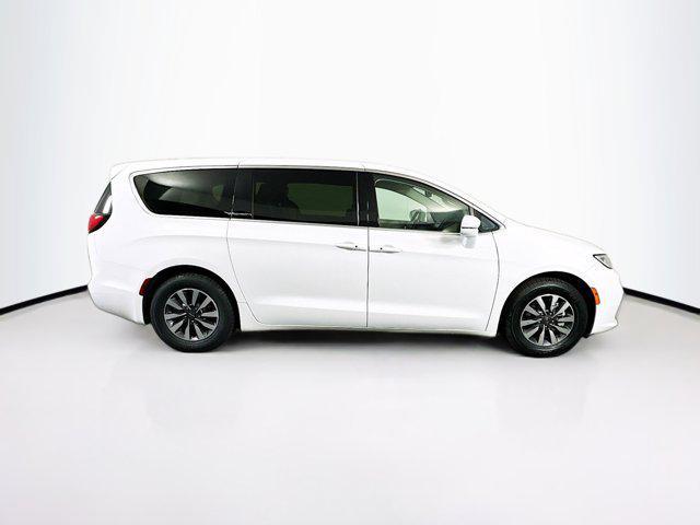 used 2022 Chrysler Pacifica Hybrid car, priced at $24,989