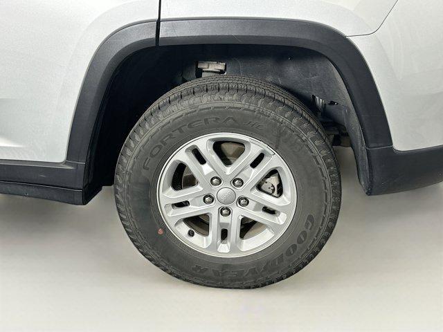 used 2024 Jeep Grand Cherokee car, priced at $27,297