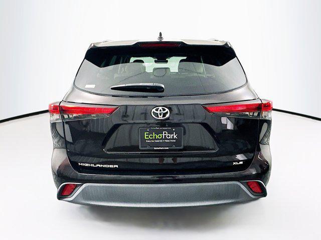 used 2020 Toyota Highlander car, priced at $29,397