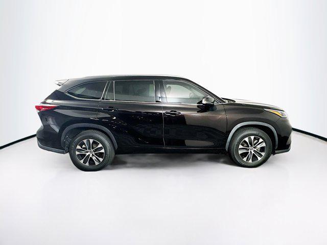 used 2020 Toyota Highlander car, priced at $29,397