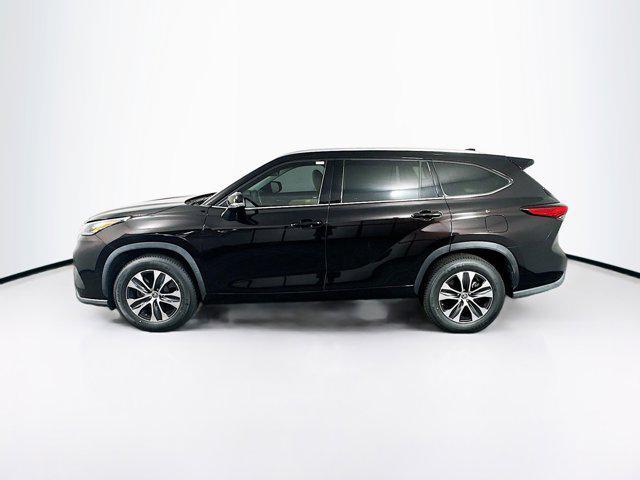 used 2020 Toyota Highlander car, priced at $29,397