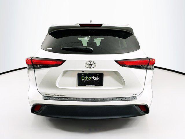 used 2022 Toyota Highlander car, priced at $28,289