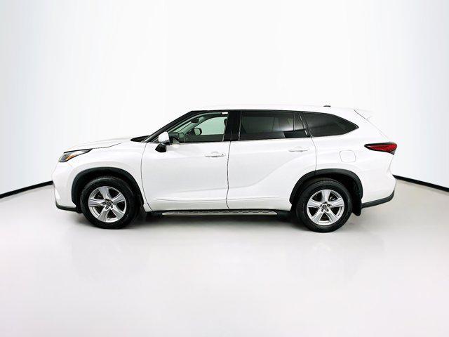 used 2022 Toyota Highlander car, priced at $28,289