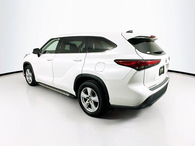 used 2022 Toyota Highlander car, priced at $28,289