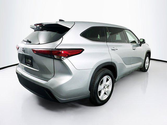 used 2022 Toyota Highlander car, priced at $28,289