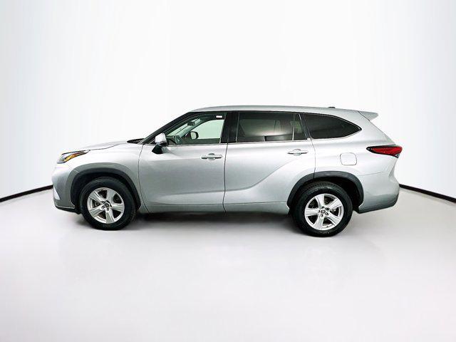 used 2022 Toyota Highlander car, priced at $28,289