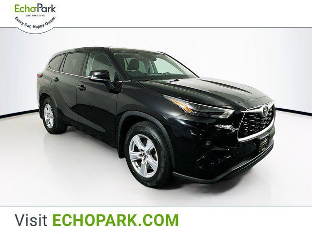 used 2022 Toyota Highlander car, priced at $27,397