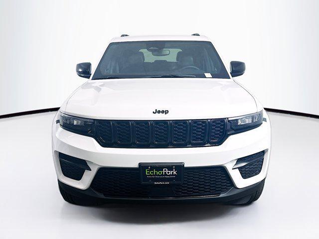 used 2024 Jeep Grand Cherokee car, priced at $30,997