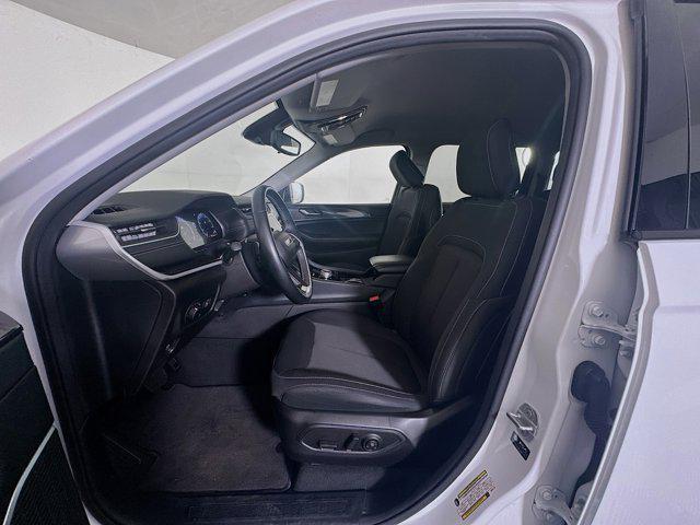used 2022 Jeep Grand Cherokee car, priced at $28,497