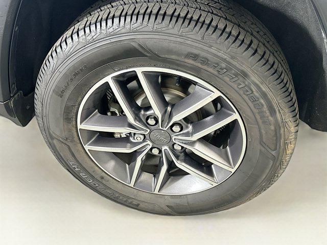 used 2020 Jeep Grand Cherokee car, priced at $22,997