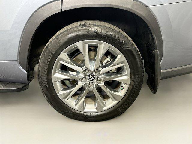 used 2021 Toyota Highlander car, priced at $32,689