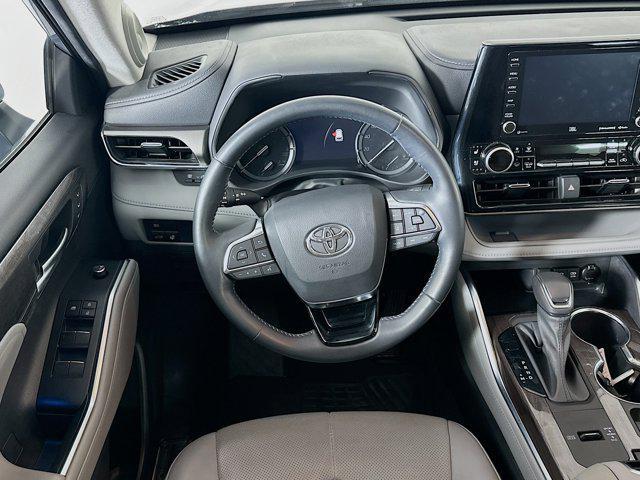 used 2021 Toyota Highlander car, priced at $32,689