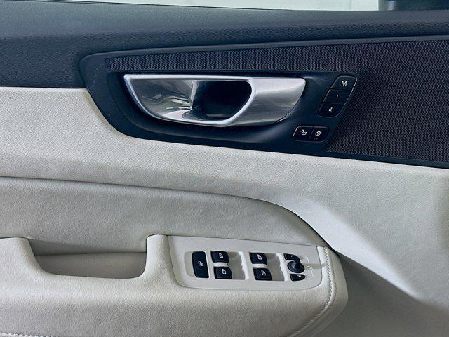 used 2024 Volvo XC60 car, priced at $29,987