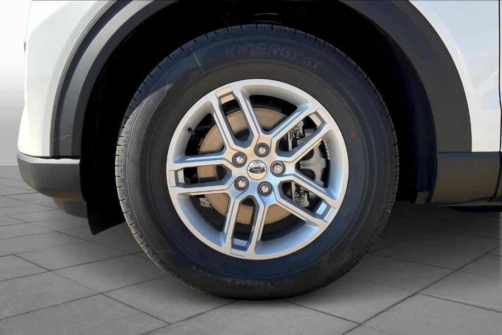 new 2025 Ford Explorer car, priced at $40,390