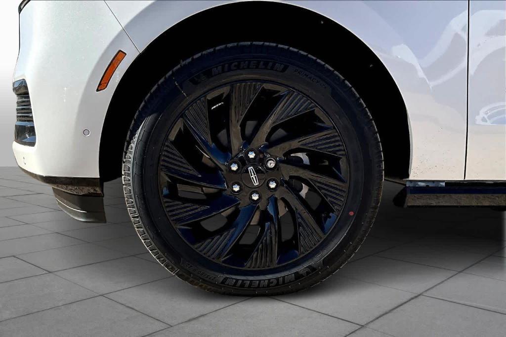 new 2025 Lincoln Navigator L car, priced at $107,765