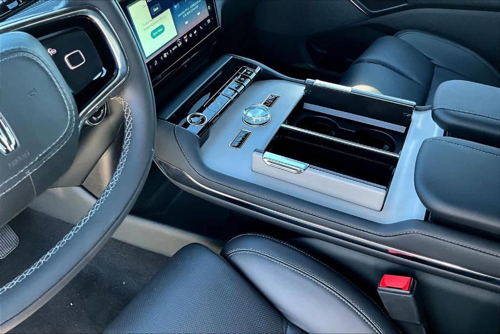 new 2025 Lincoln Navigator L car, priced at $107,765