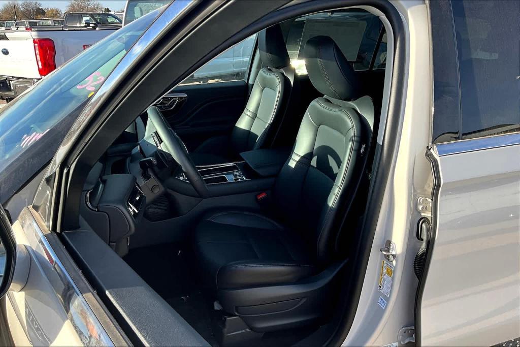 new 2025 Lincoln Aviator car, priced at $66,640