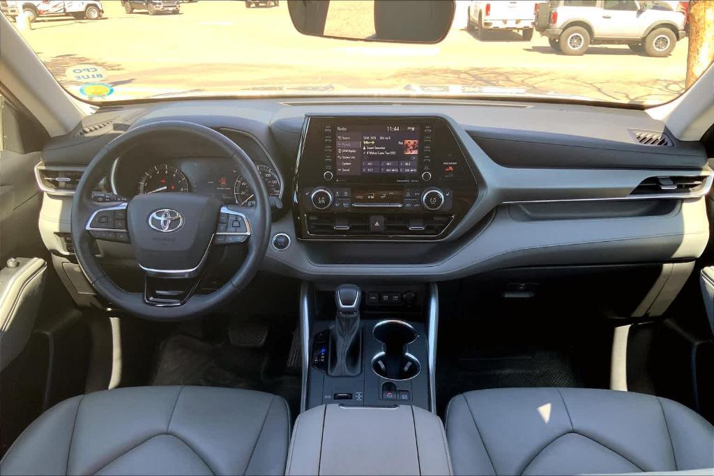 used 2021 Toyota Highlander car, priced at $34,473
