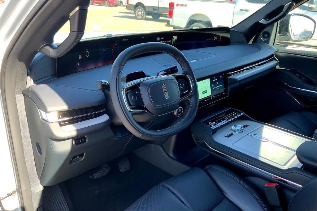 new 2025 Lincoln Navigator car, priced at $104,025