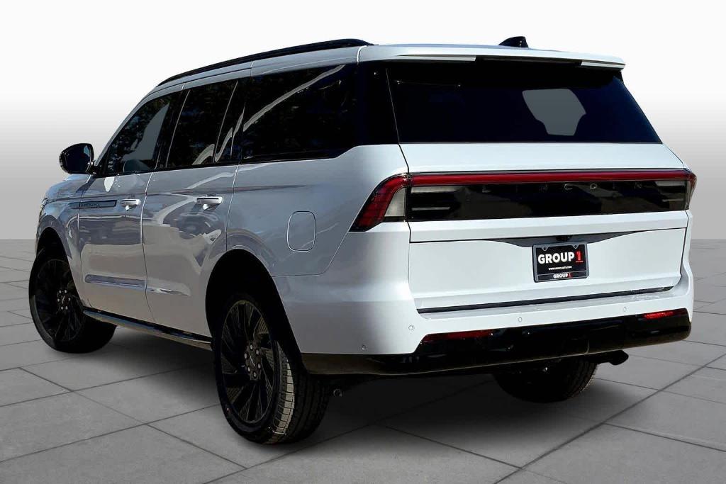 new 2025 Lincoln Navigator car, priced at $104,025