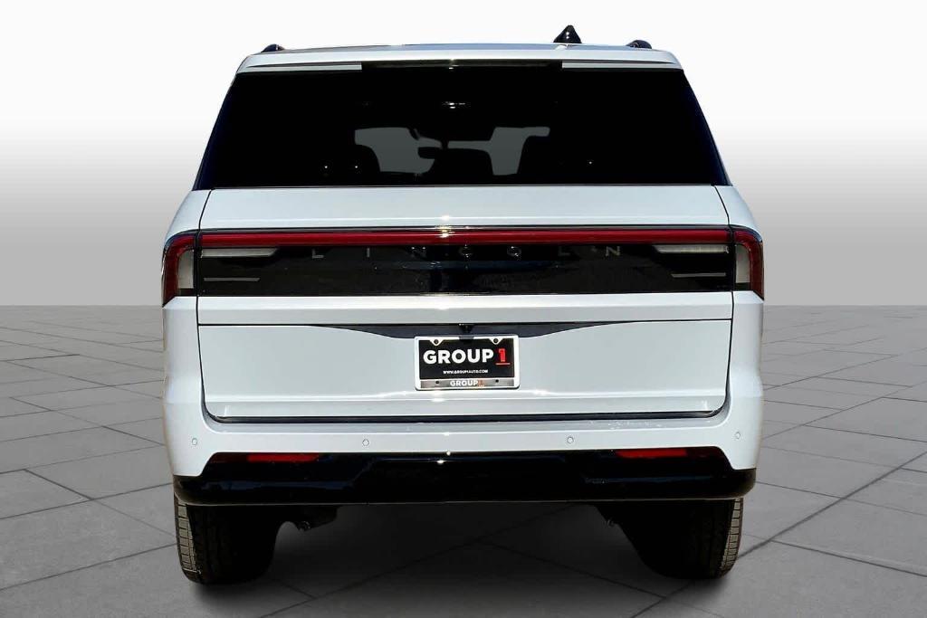 new 2025 Lincoln Navigator car, priced at $104,025
