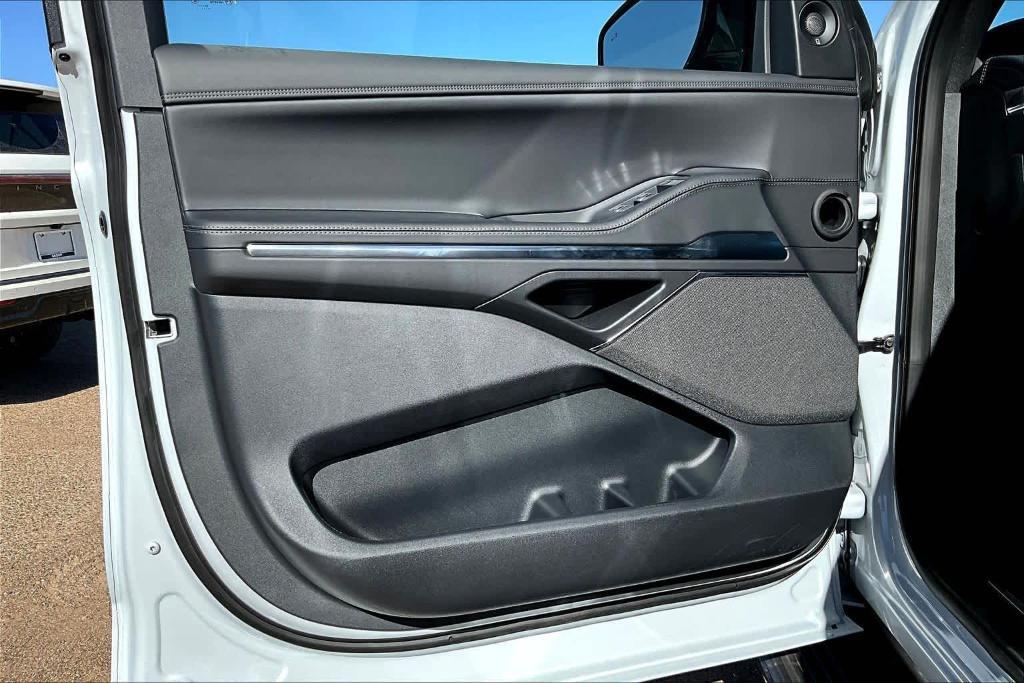 new 2025 Lincoln Navigator L car, priced at $107,765