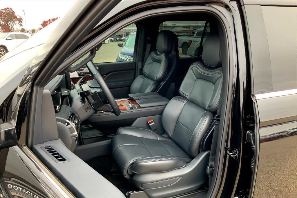 new 2024 Lincoln Navigator car, priced at $95,895