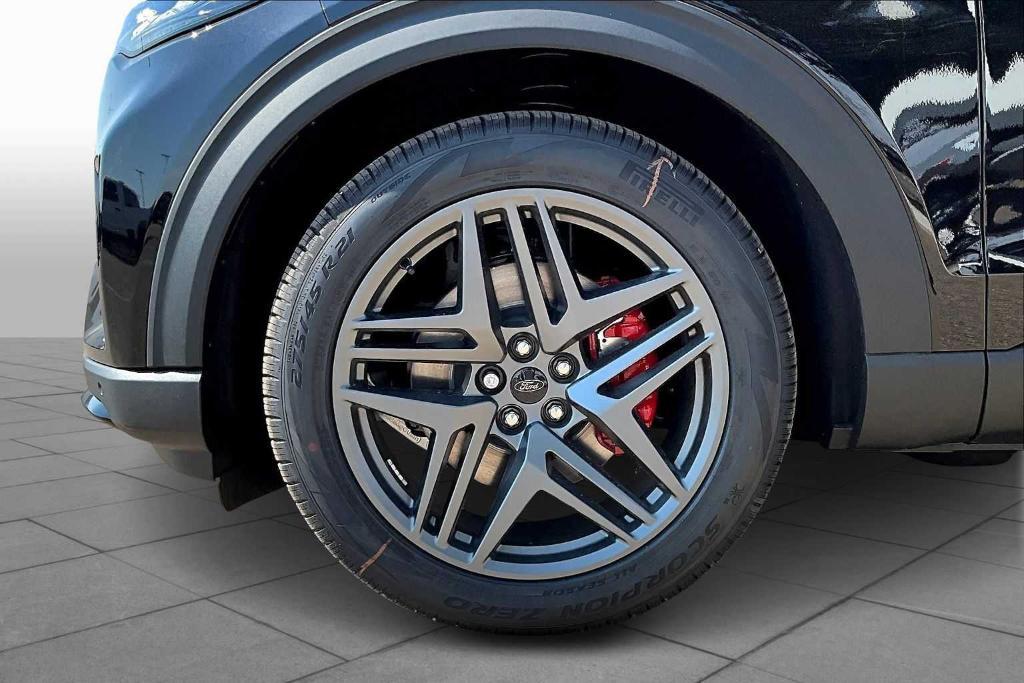 new 2025 Ford Explorer car, priced at $58,110