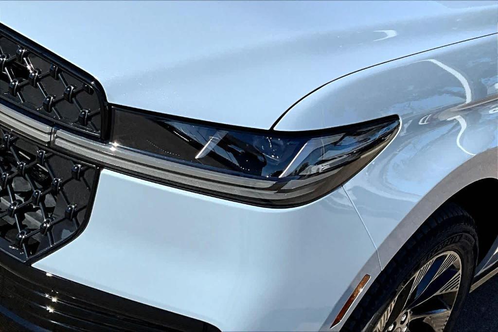 new 2025 Lincoln Navigator L car, priced at $107,015