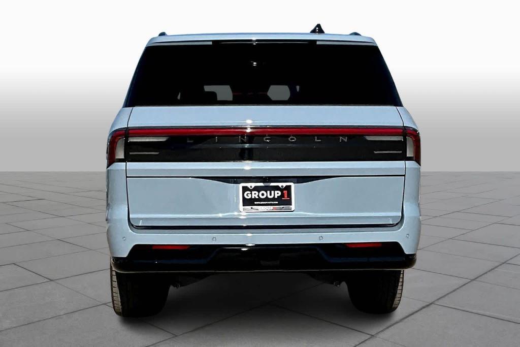 new 2025 Lincoln Navigator L car, priced at $107,015