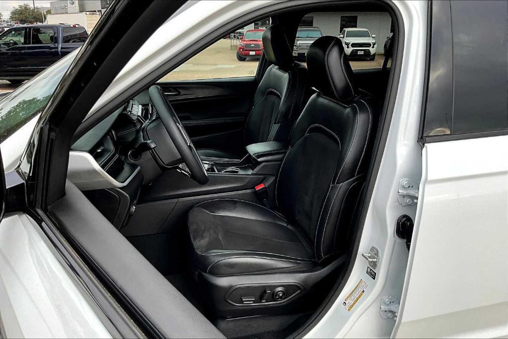 used 2024 Jeep Grand Cherokee L car, priced at $33,332