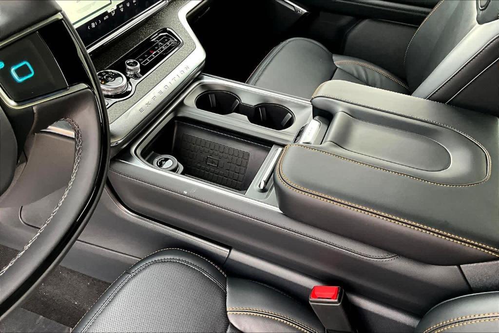 new 2025 Ford Expedition car, priced at $84,940