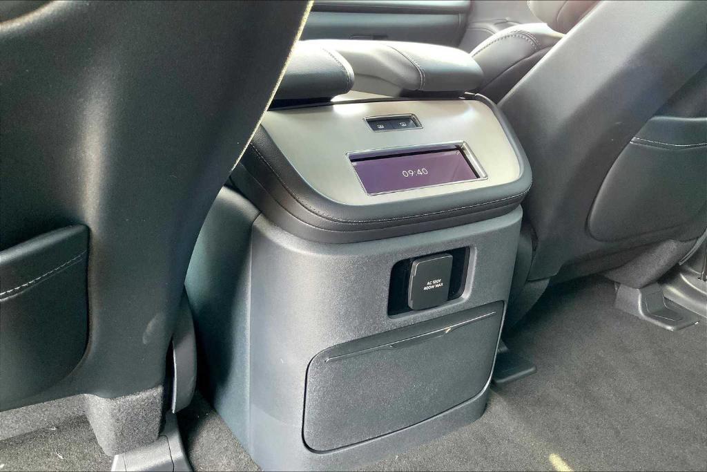 new 2025 Lincoln Navigator L car, priced at $106,615