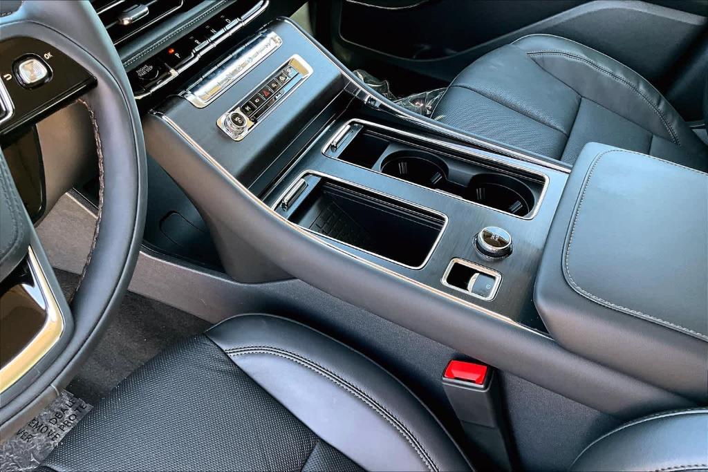 new 2025 Lincoln Aviator car, priced at $67,075