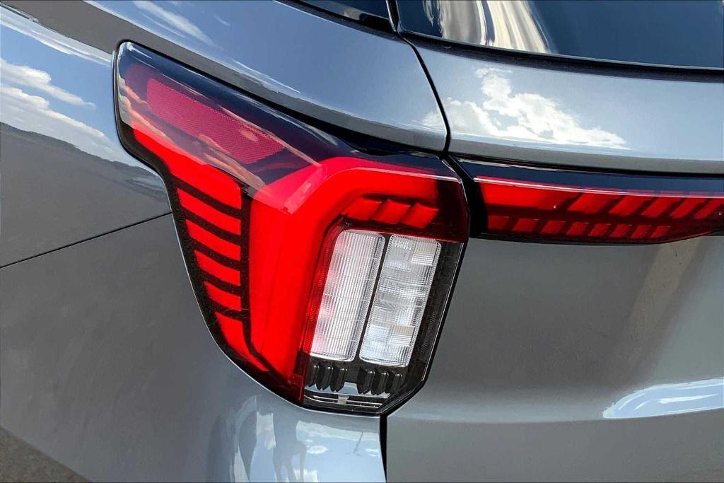 new 2025 Ford Explorer car, priced at $42,565