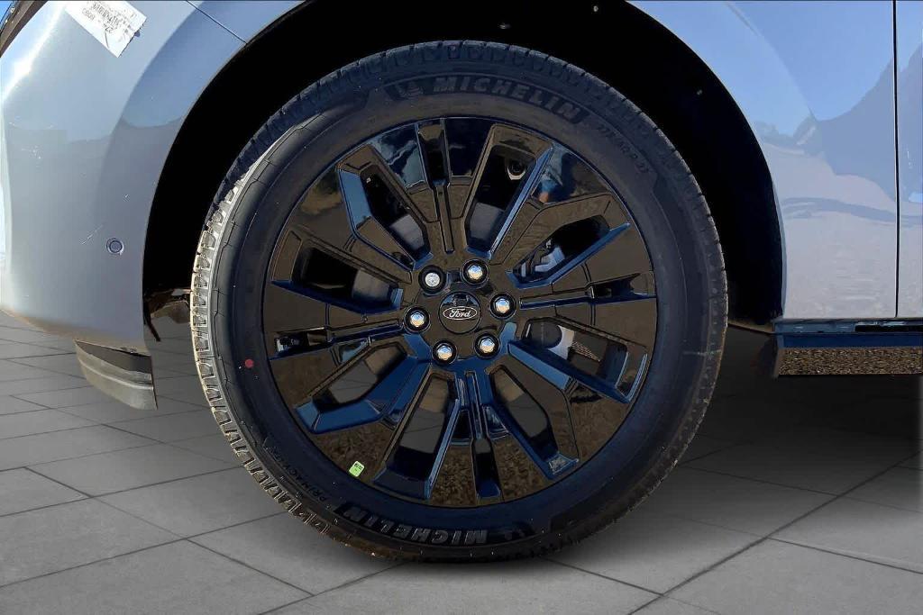 new 2025 Ford Expedition car, priced at $80,510