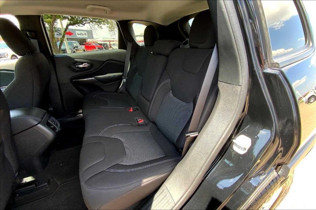 used 2020 Jeep Cherokee car, priced at $12,787