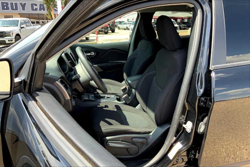 used 2020 Jeep Cherokee car, priced at $12,787