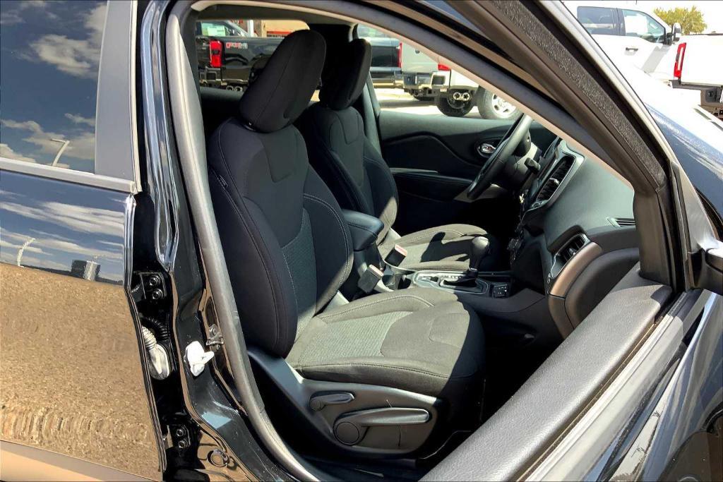 used 2020 Jeep Cherokee car, priced at $12,787