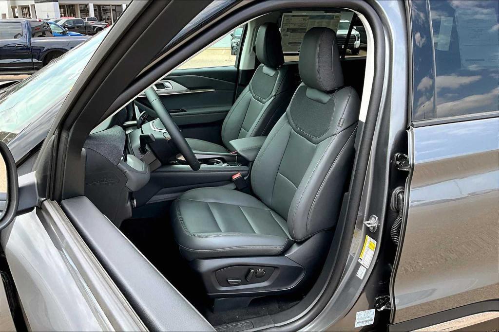 new 2025 Ford Explorer car, priced at $43,115