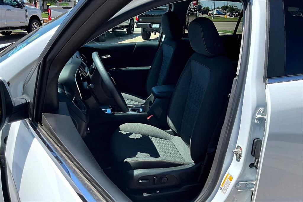 used 2023 Chevrolet Equinox car, priced at $22,353