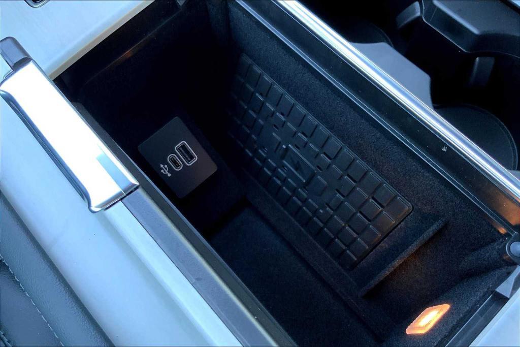 new 2025 Lincoln Navigator car, priced at $103,440