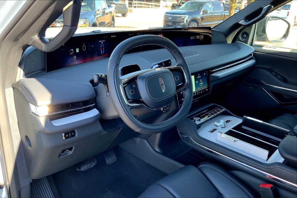 new 2025 Lincoln Navigator car, priced at $103,440